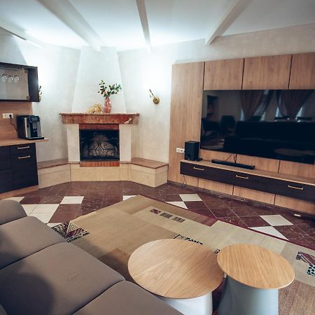 Apart4You Hotel Кишинів Екстер'єр фото